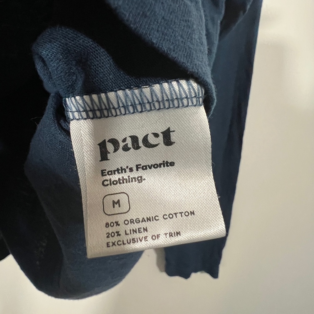 Pact Organic Cotton Long Sleeve Collared V-Neck in Navy Blue Size Medium - Picture 5 of 7